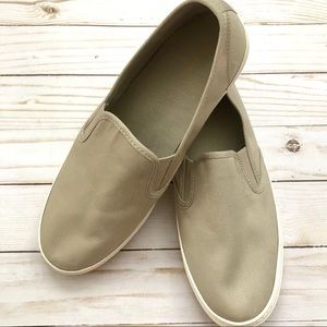 Womens Size 7.5 Old Navy Taupe Slip-On Sneaker